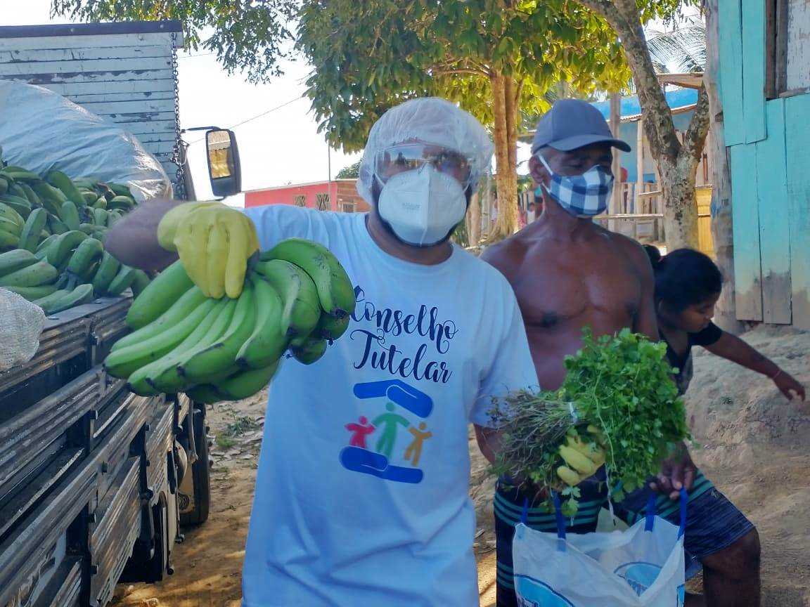 Camacã: Famílias carentes da Portelinha I e do Bairro Joana Angélica são beneficiadas com o Programa de Aquisição de Alimentos